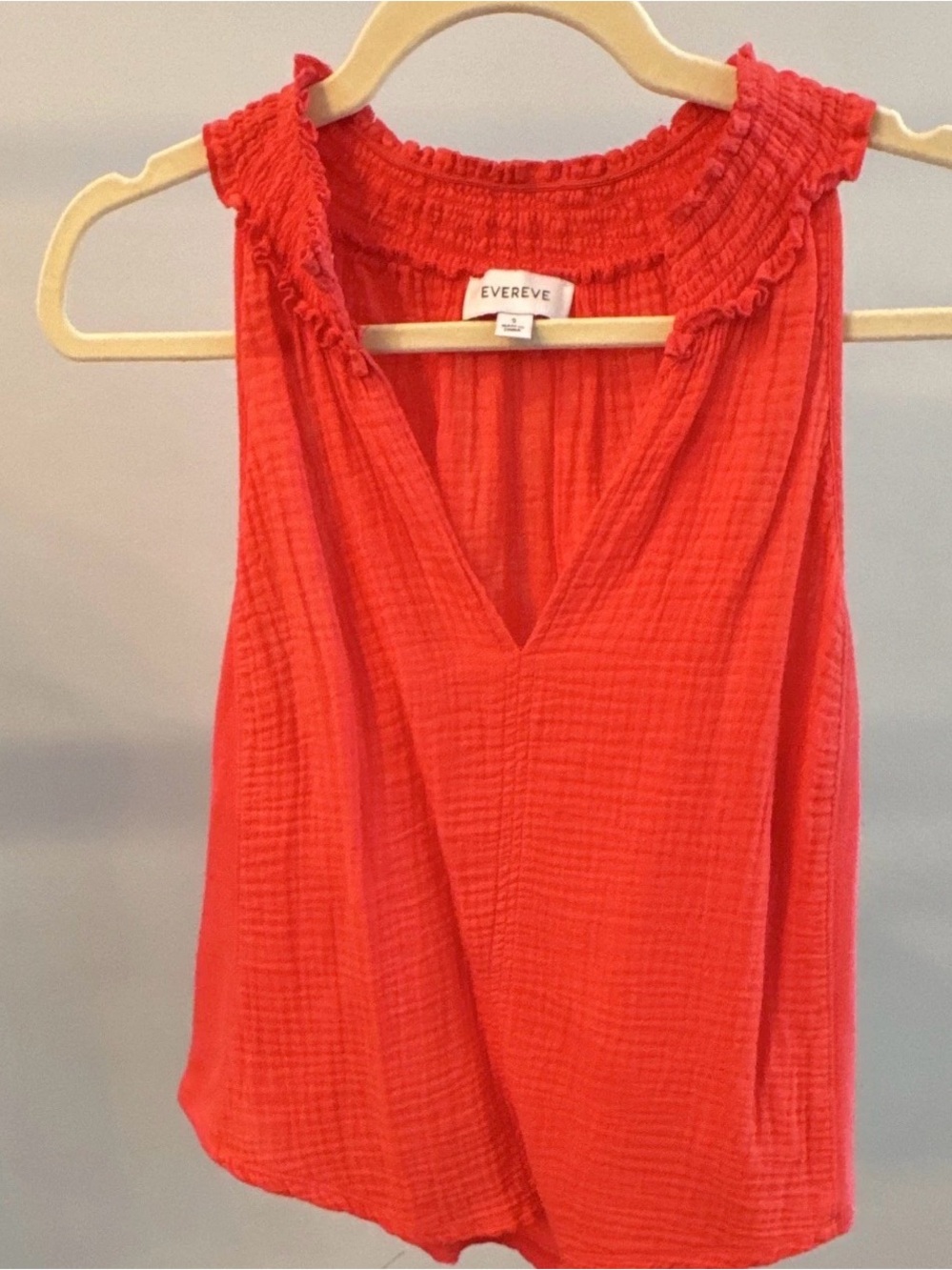 Evereve Red Smocked Neck V-Neck Sleeveless Camisole